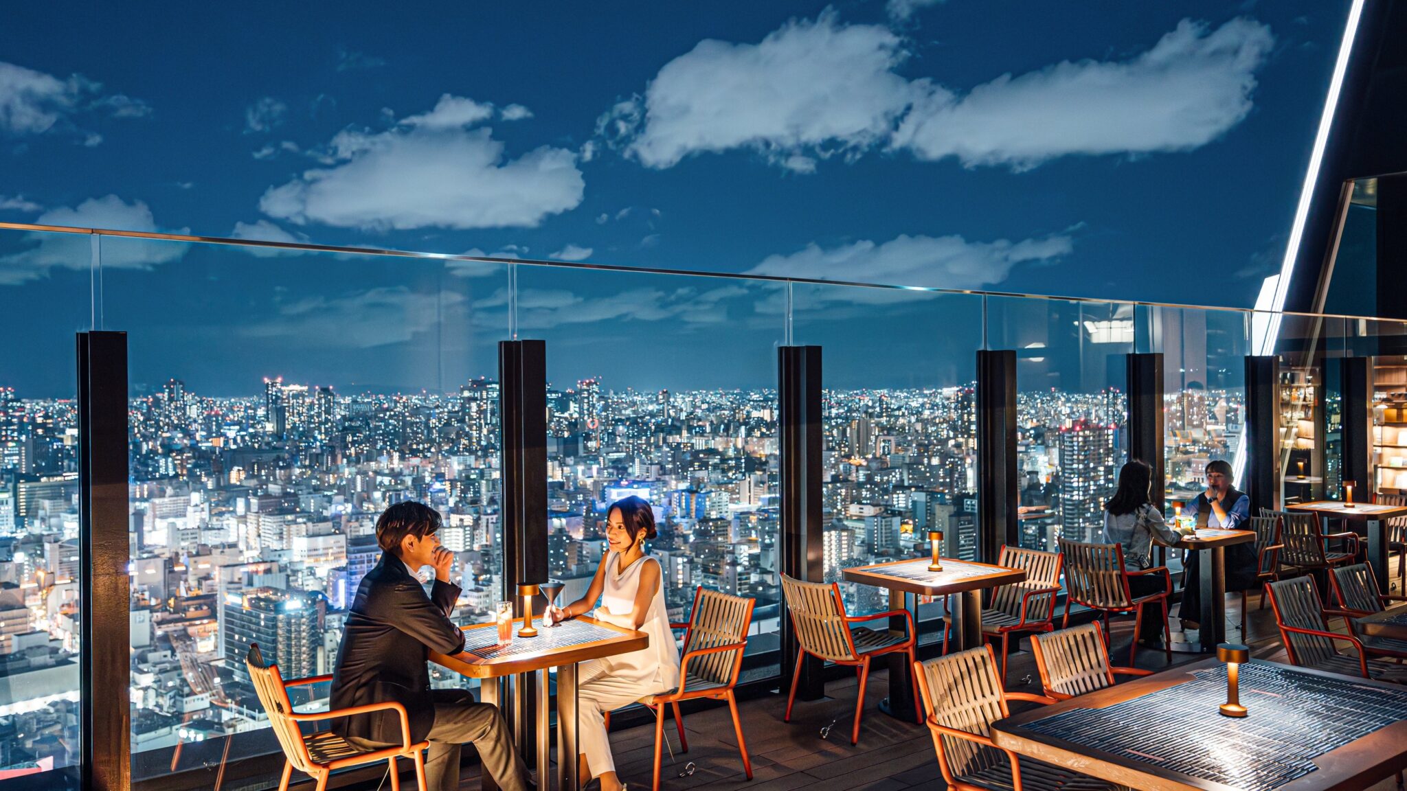 大阪に絶景ルーフトップレストラン誕生!センタラグランドホテル最上階「クルードデッキ」で大人のナイトタイムを